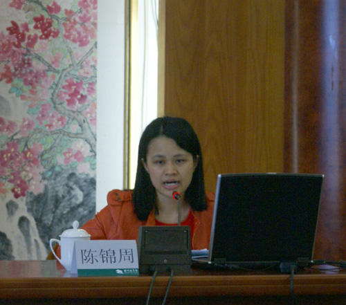 milan米兰app官网|伦敦男子裸体上街 仅用“口罩”遮敏感部位(图)